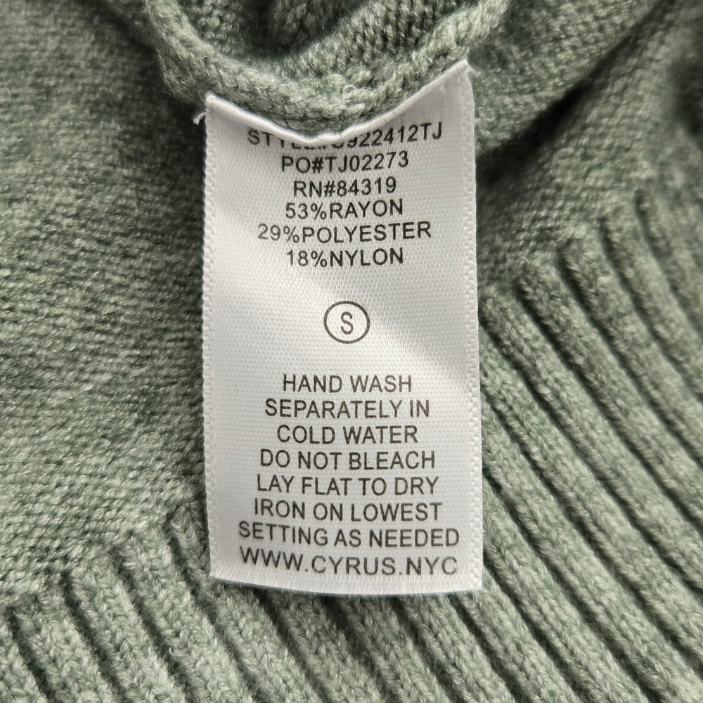 Cyrus short sleeve soft sweater V-neckline Size Small. New without tags. - Picture 6 of 7